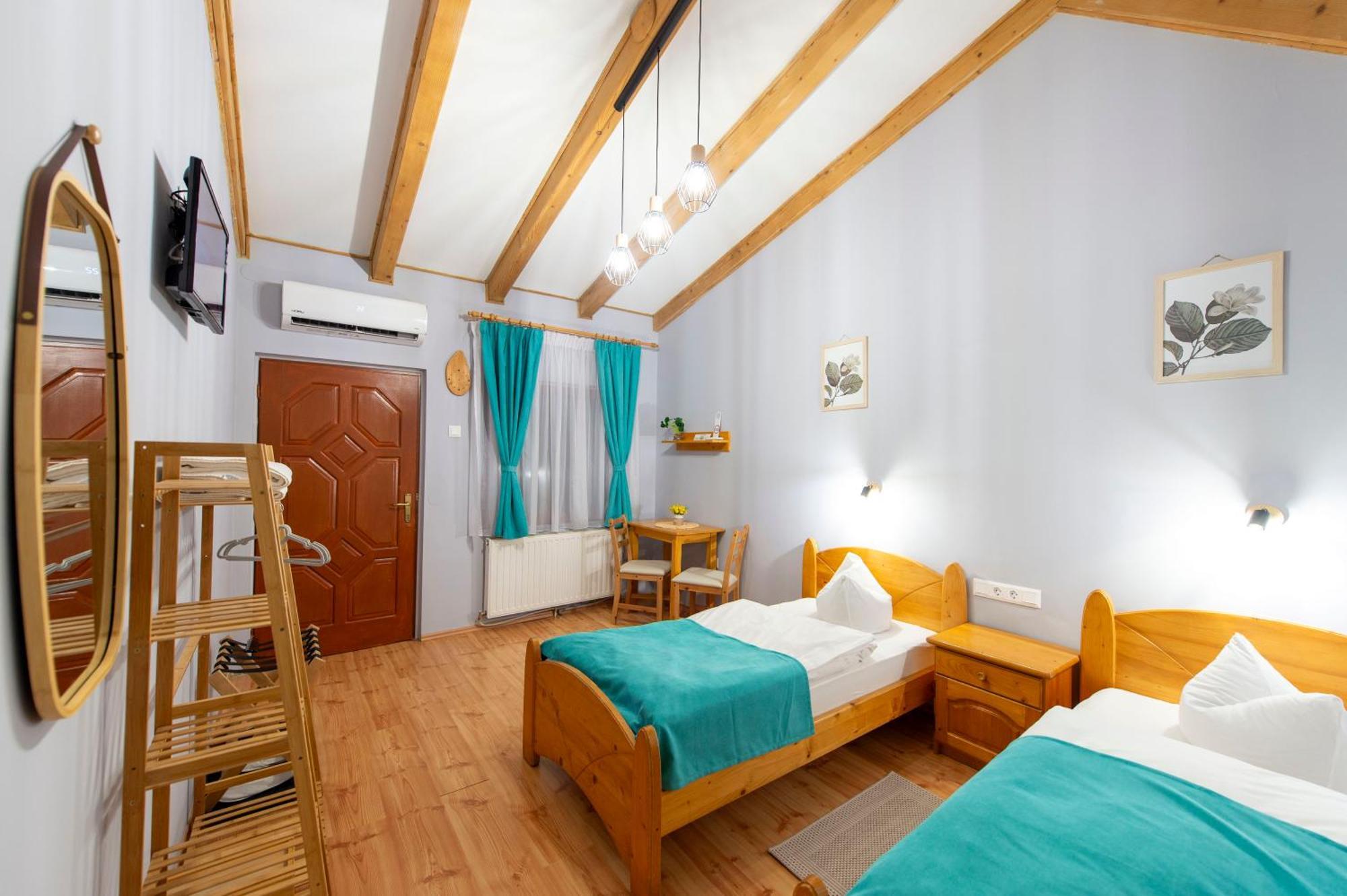 Bed and Breakfast Korona Panzio Odorheiu Secuiesc Exterior foto